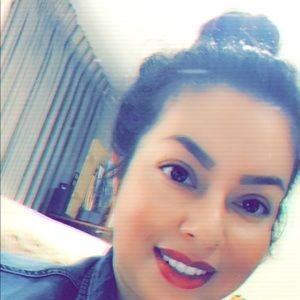 Meet your Posher, Violet